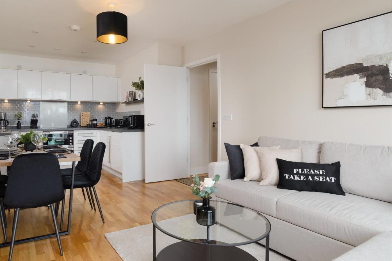 Premium Apartment - Allocated Parking - Great Location Plymouth Exterior photo